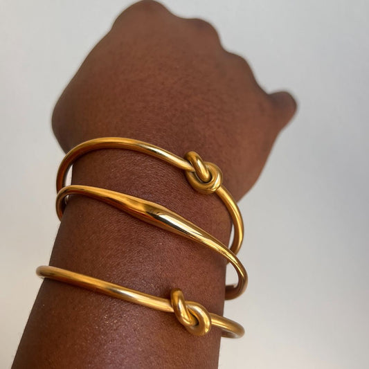 18k Minimalist Knotted Cuff Bracelet