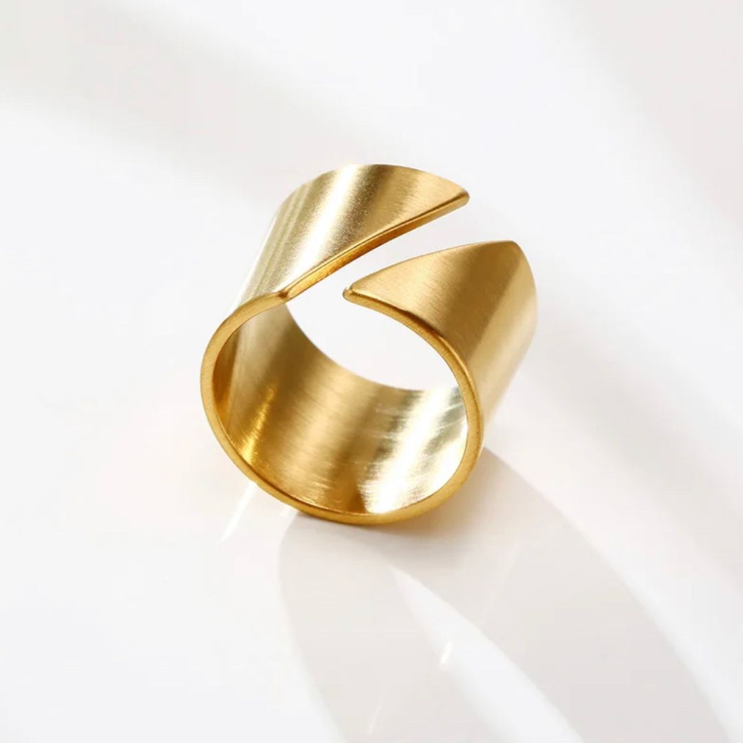 18k Minimalist Slit Block Ring